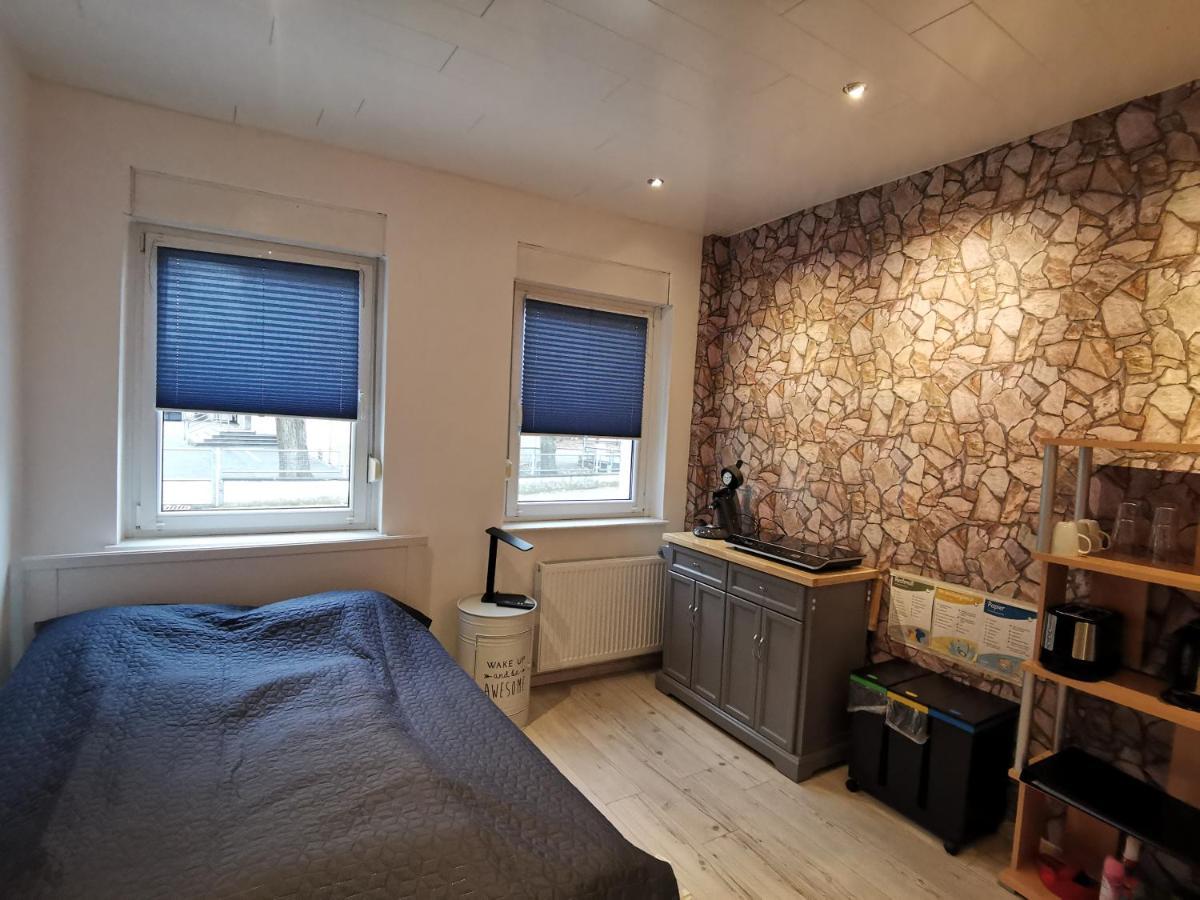 Gemuetliches Zimmer Mit Eigenem Bad Und Kueche Swisttal Esterno foto